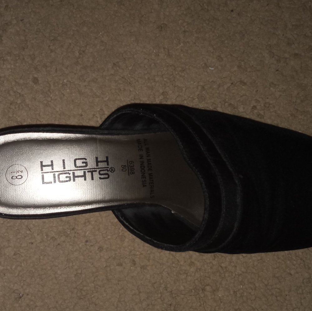 Shoes - Picture 3 of 4